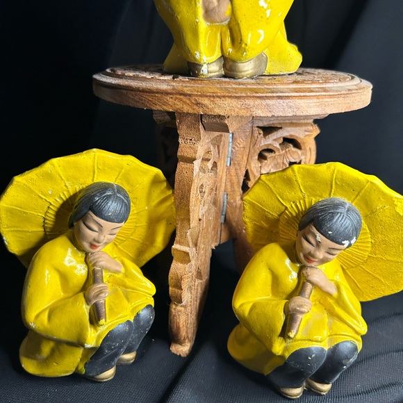 VTG MCM Chalkware set of 3 Asian figurines. Light surface damage on all 3. - Picture 3 of 9
